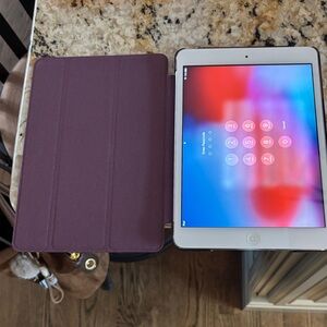 iPad gen 2 & case.